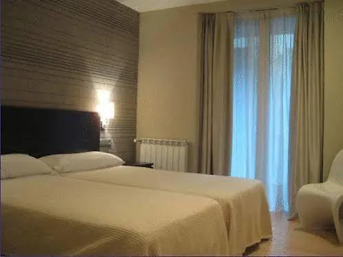 本辛阿尔戴尔酒店 2*